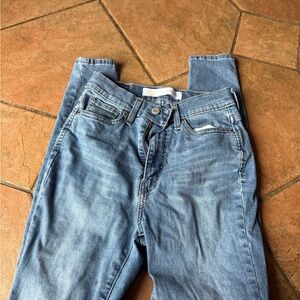 Signature by Levi Strauss Light Blue Women’s Jeans